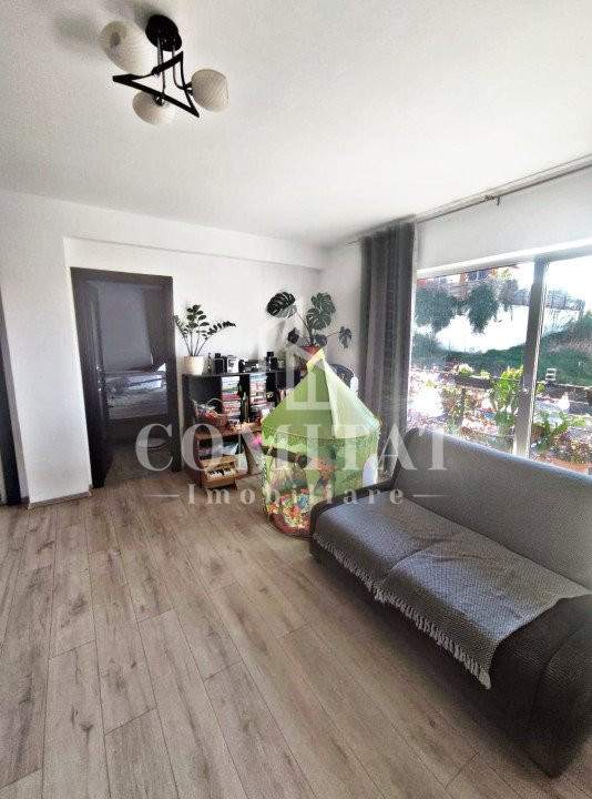 Apartament 3 camere | etaj intermediar | Zona Teilor