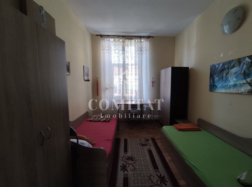 Apartament la casă  | curte comună | Zona Centrală |