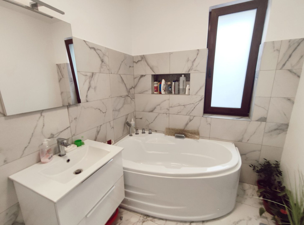 Apartament 3 camere | 42 mp terasa | Sub Cetate