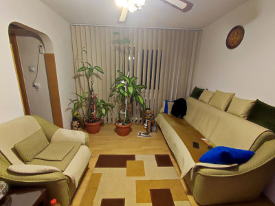 Apartament cu 3 camere | Zona Bazei Sportive '' La Terenuri 