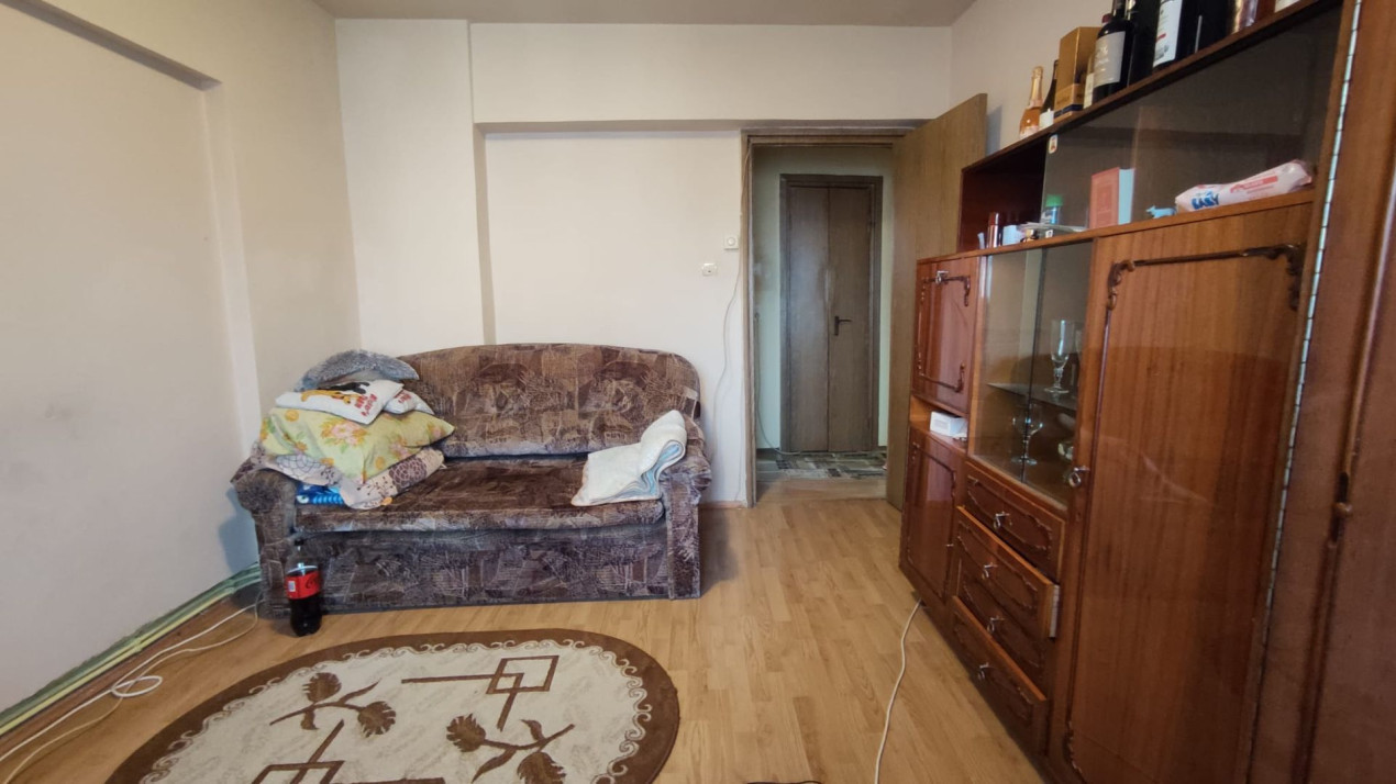 Apartament cu 3 camere, etaj intermediar, in Zorilor