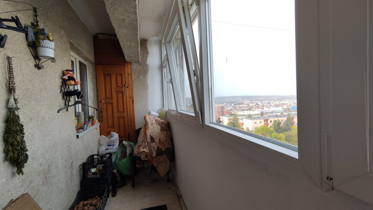 Apartament cu 3 camere, etaj intermediar, in Zorilor