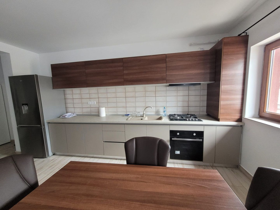 Apartament 3 camere / Zona Parcul Poligonului