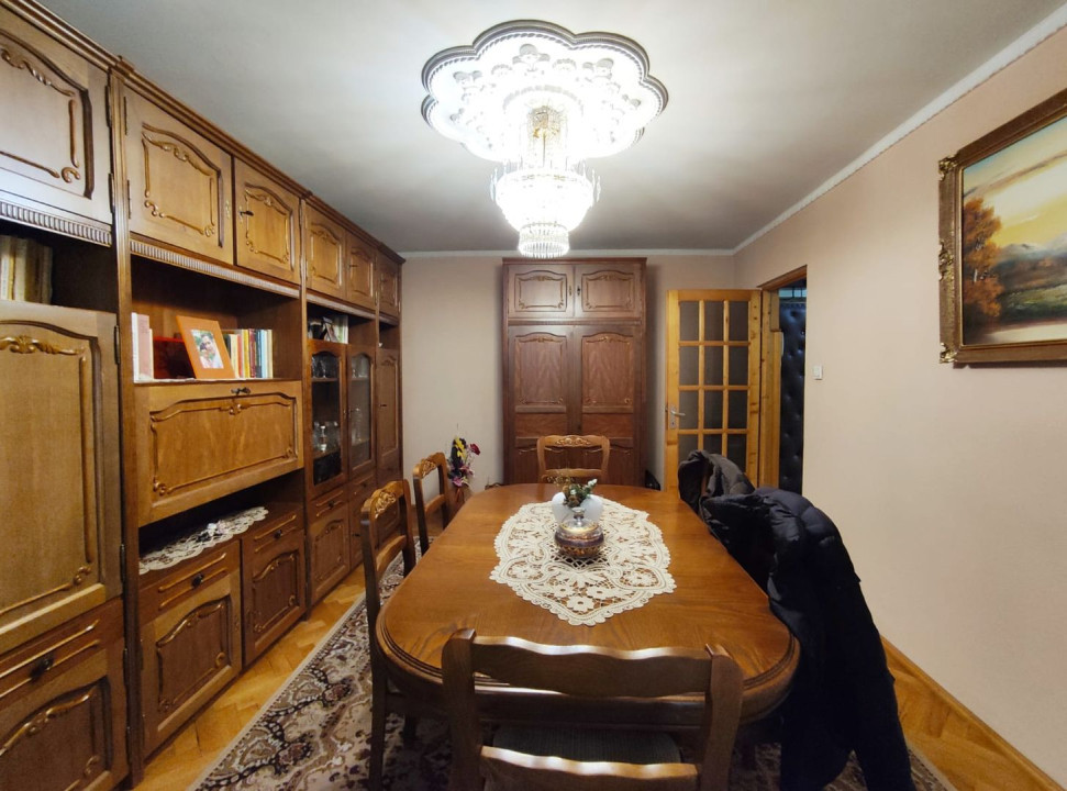 Apartament cu 4 camere, etaj intermediar, zona Marasti