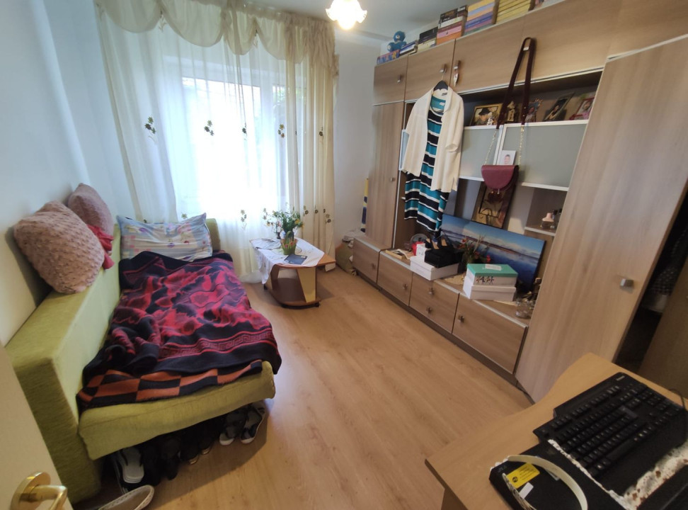 Apartament spațios cu 3 camere, zona străzii Răsăritului