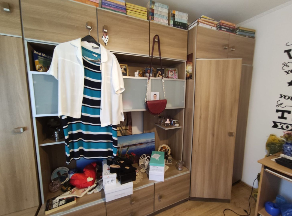 Apartament spațios cu 3 camere, zona străzii Răsăritului