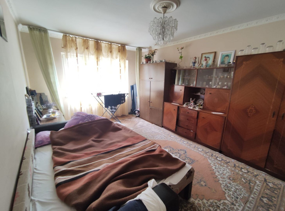 Apartament spațios cu 3 camere, zona străzii Răsăritului