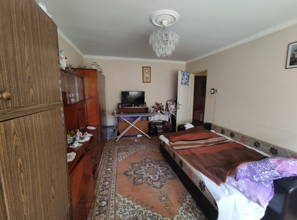 Apartament spațios cu 3 camere, zona străzii Răsăritului