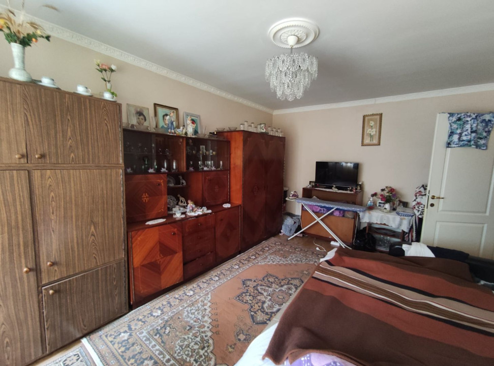 Apartament spațios cu 3 camere, zona străzii Răsăritului