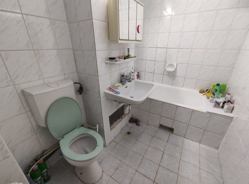 Apartament spațios cu 3 camere, zona străzii Răsăritului