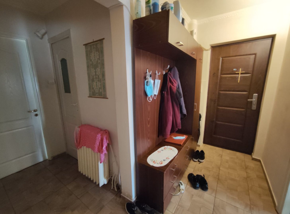 Apartament spațios cu 3 camere, zona străzii Răsăritului