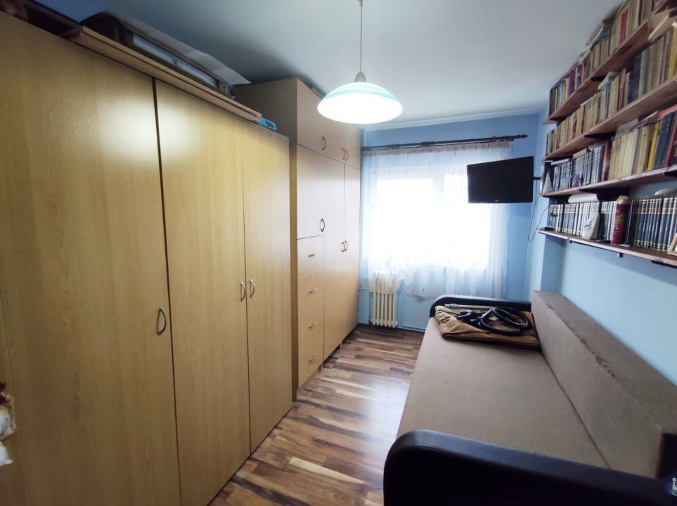 Apartament cu 4 camere | etaj intermediar | Cartier Mănăştur