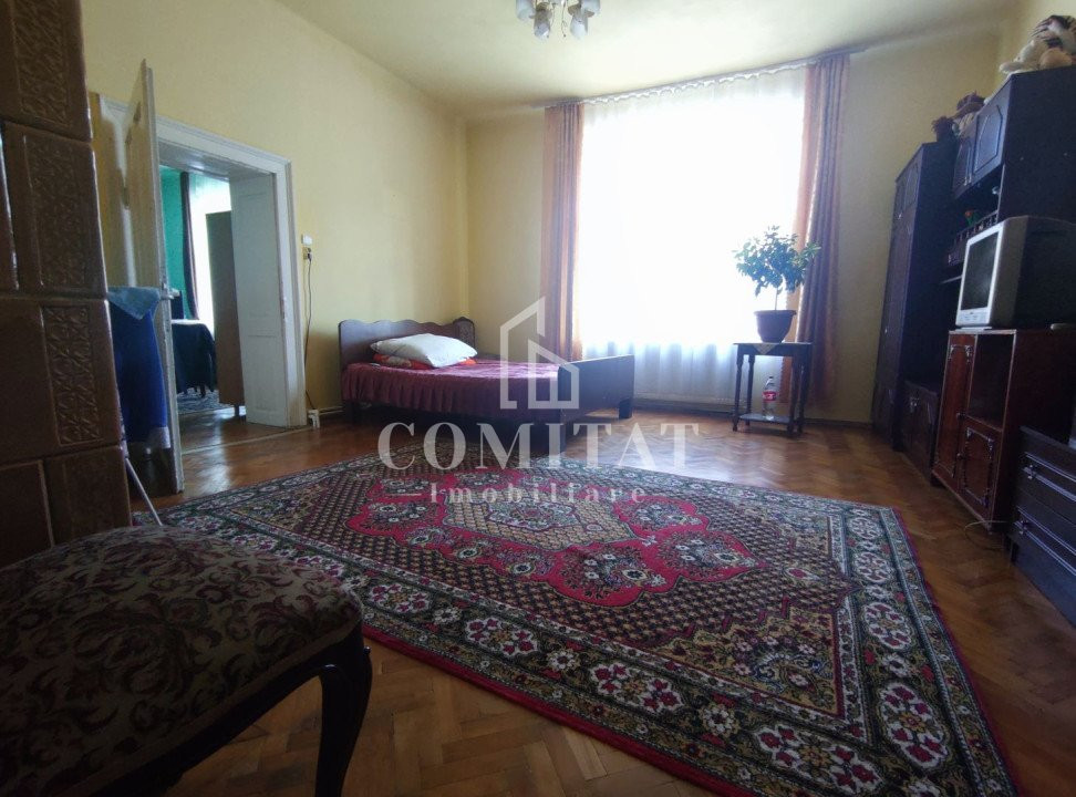 Casa la curte comună zona Platinia