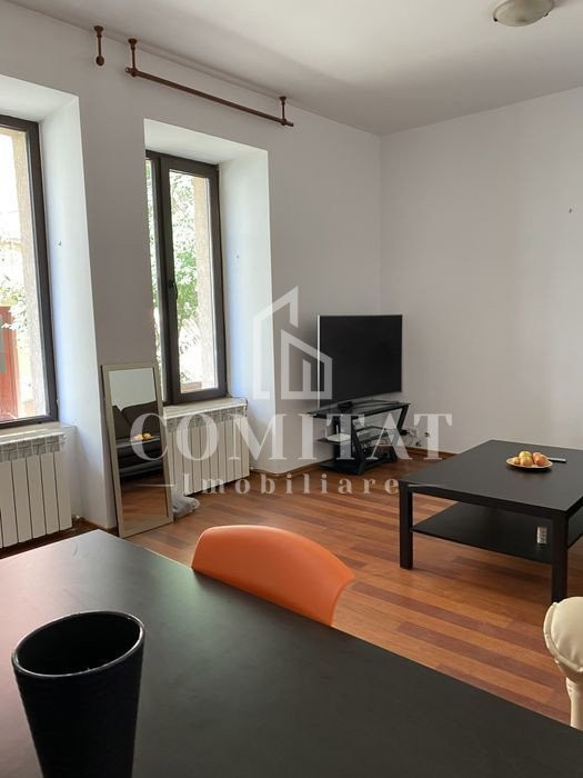 Apartament pe două niveluri, 2 camere, zona Ultracentrală